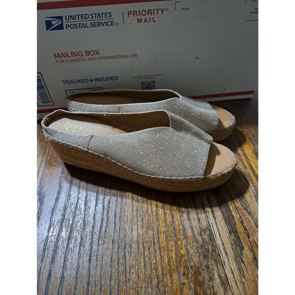 8.5M Franco Sarto Pine Gold Platform Low Back Peep Toe Slip on Wedge Heel Shoes - Picture 1 of 8